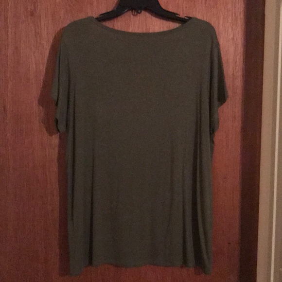 V Neck Tee - Picture 4 of 5